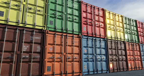 Loopable Move along Rows of Cargo Shipping Containers
