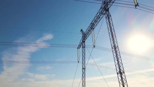 Electric Power Lines Divided By Safe Guard Insulating Frame Transfening Safely High Voltage