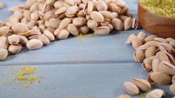 Pistachio flour with whole nuts