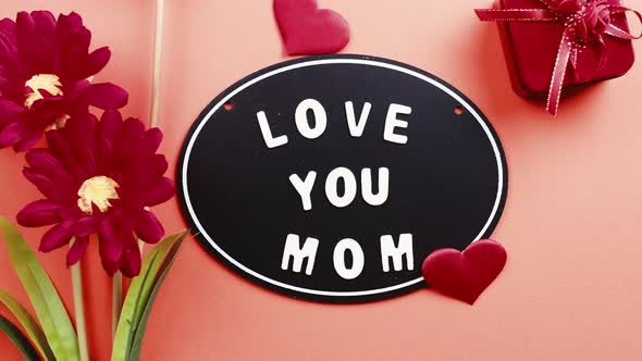 Love you Mom Background with Flower for Mother's Day