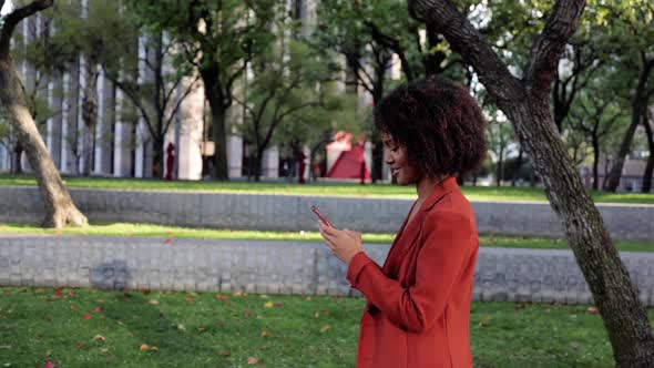 African American business woman in downtown Los Angeles