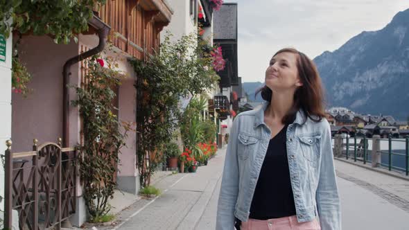 Walk on the Embankment of Hallstatt