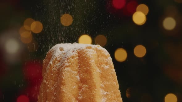 Powdered sugar on Pandoro