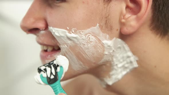 Face Shaving Hygiene Routine Man Razor Foam Skin