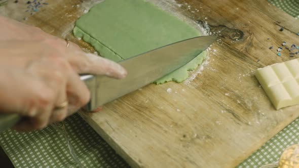 Cut the Green Dough with a Knife