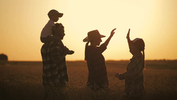 Silhouette Family