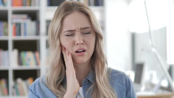 Toothache Young Woman with Tooth Infection