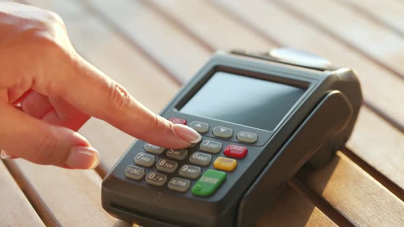 Contactless Payment with Smartphone