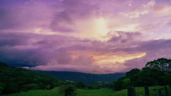 Atardecer Monte Del Aguacate, Atenas, Costa Rica