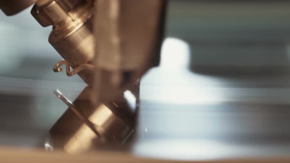 Polishing of a large diamond by automatic machine