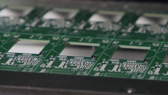 SMT machine places resistors, capacitors, transistors on circuit boards at high speed