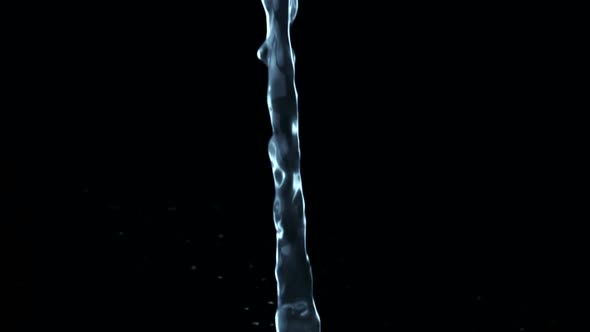 Blue water pour on black background, Slow Motion alt