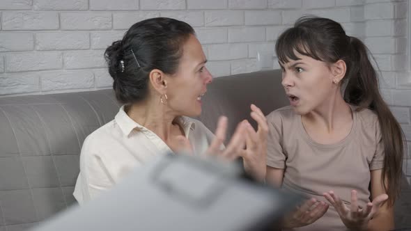 Mother with Daughter at Psychologist