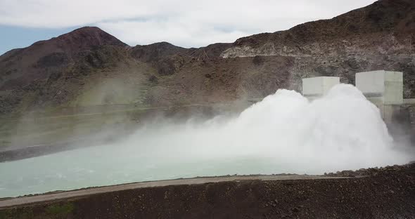 Dam with Large Discharge Pressure of the Water