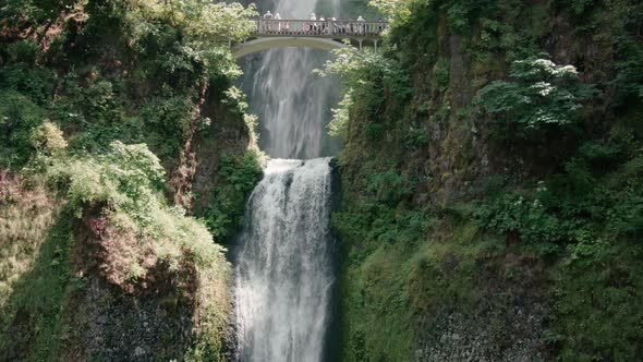 Wonderful Clear Waterfall Hiking in America to the Wakina Falls Oregon