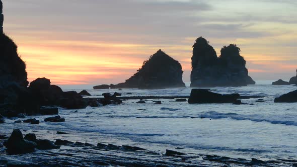 Colourful Stunning Sunset Over the Tasman Sea Coast